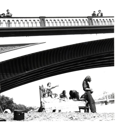 Filming under Battersea Bridge 1970 jb63c