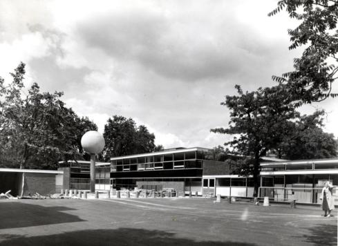 Bousfield School west front 1956 K61-535