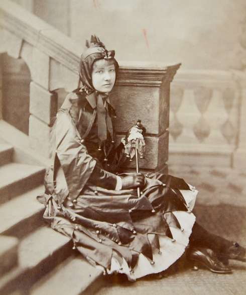 girl-dressed-like-a-joker-1880a